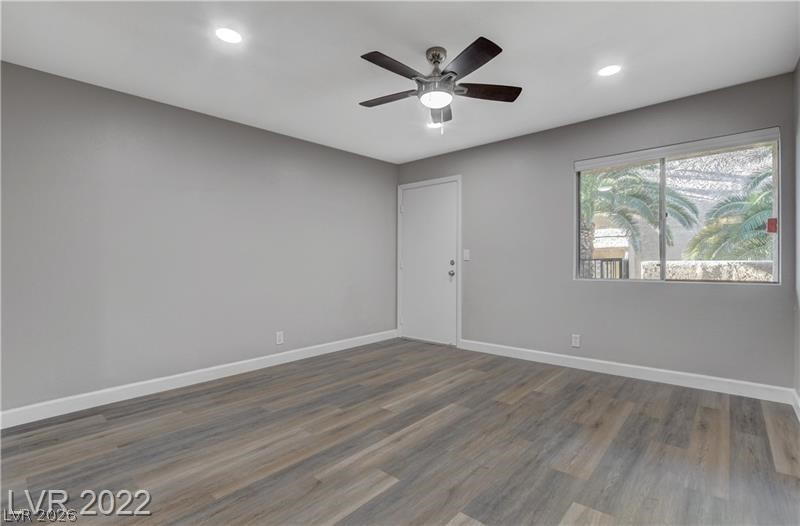 Photo 22 of 25, 1303 Darlene Way #405B