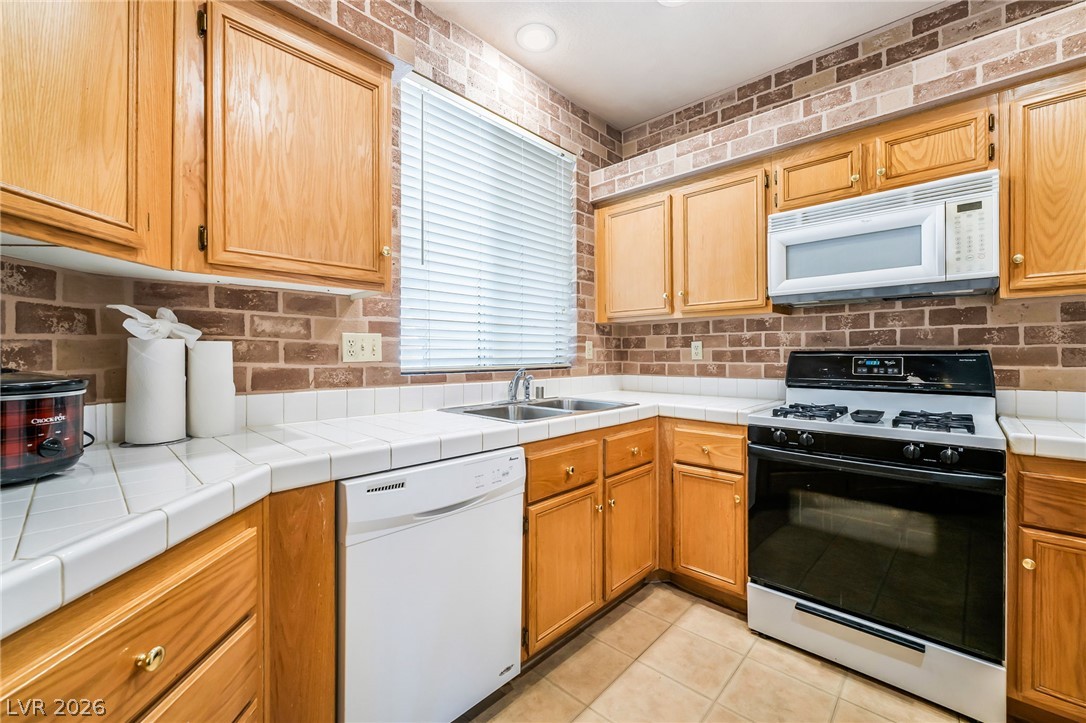Photo 14 of 31, 5155 W Tropicana Avenue #2087