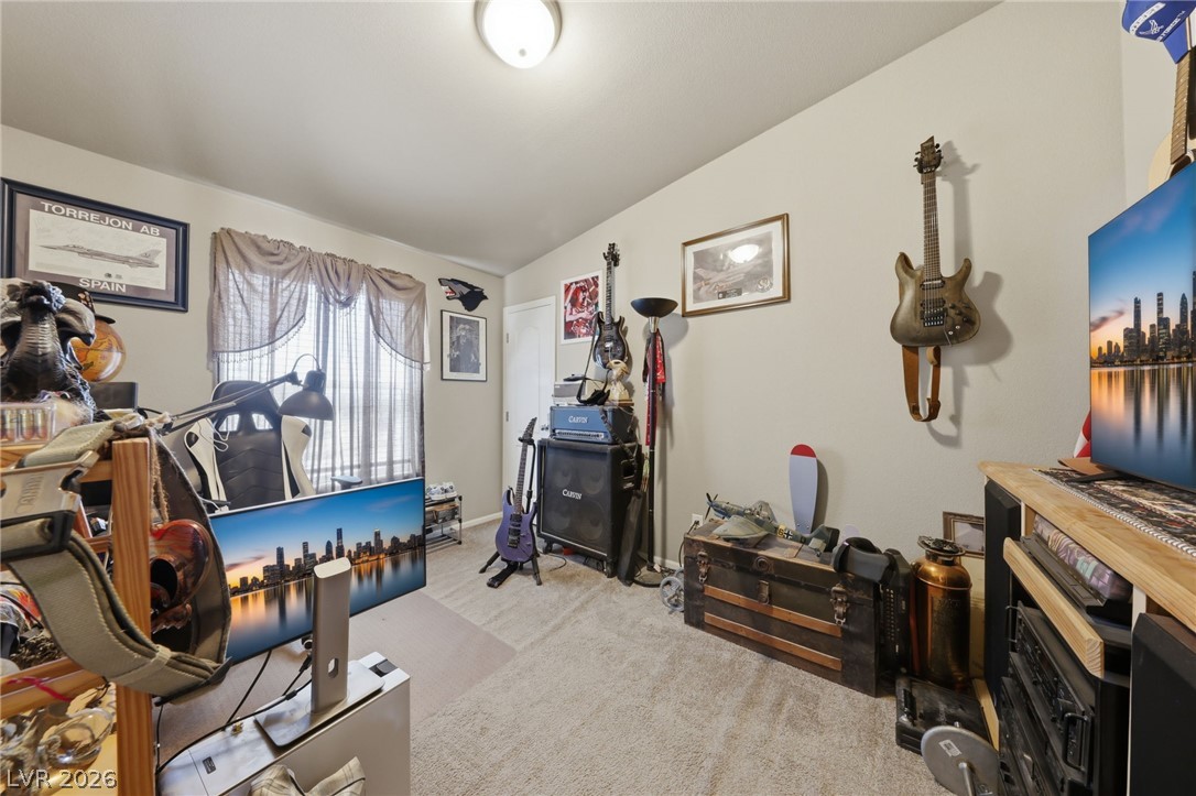 Photo 18 of 43, 1295 E Nickel Avenue