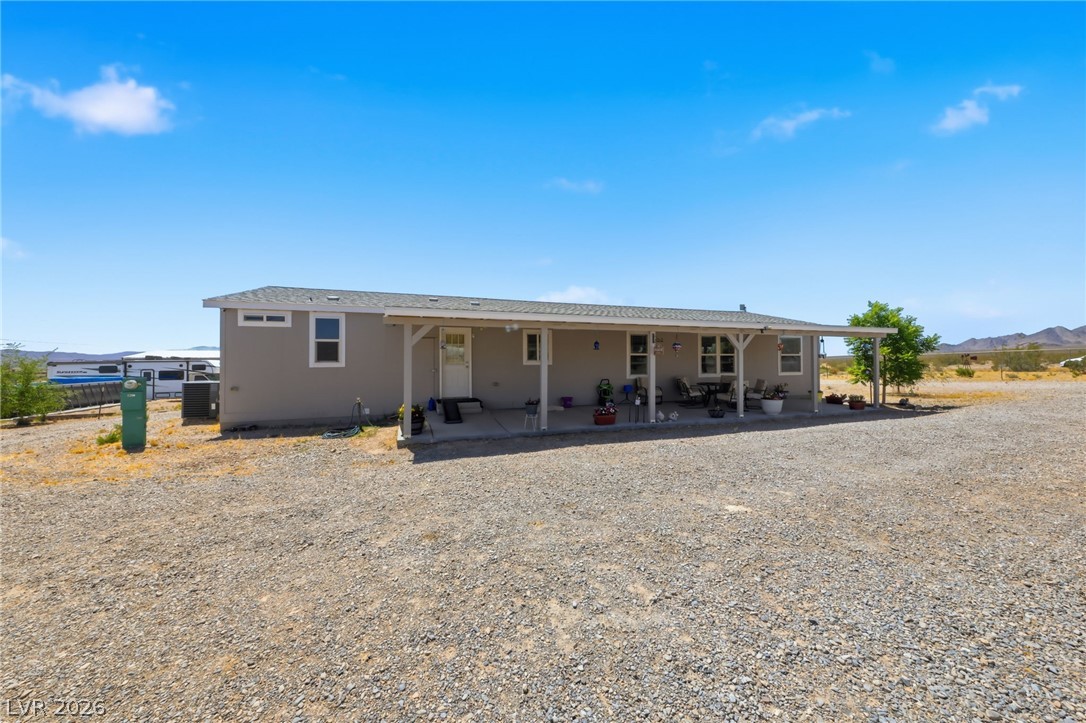 Photo 4 of 1295 E Nickel Avenue