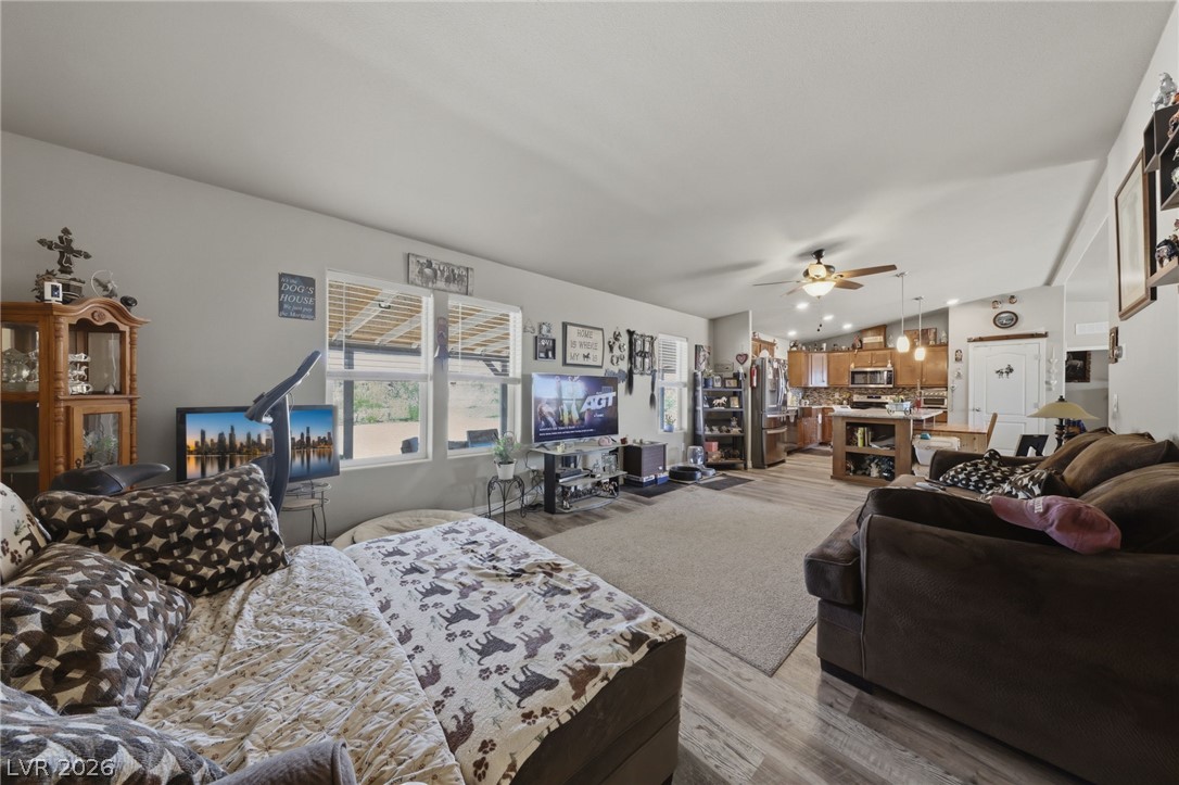 Photo 10 of 43, 1295 E Nickel Avenue
