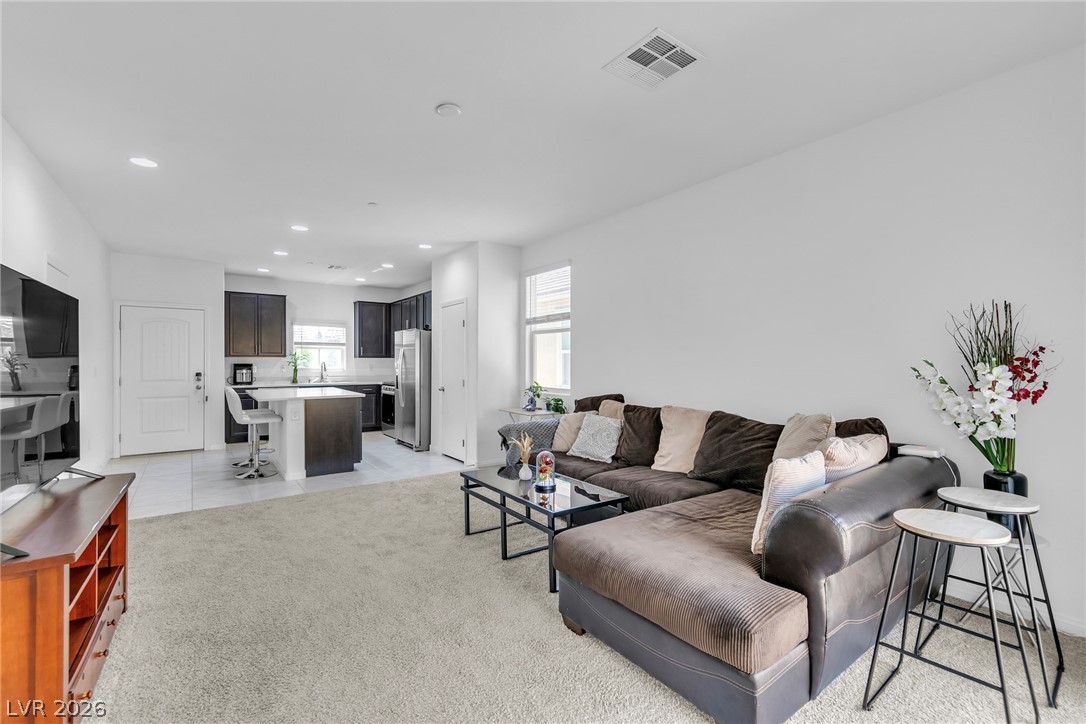Photo 5 of 94 Golden Aria Avenue
