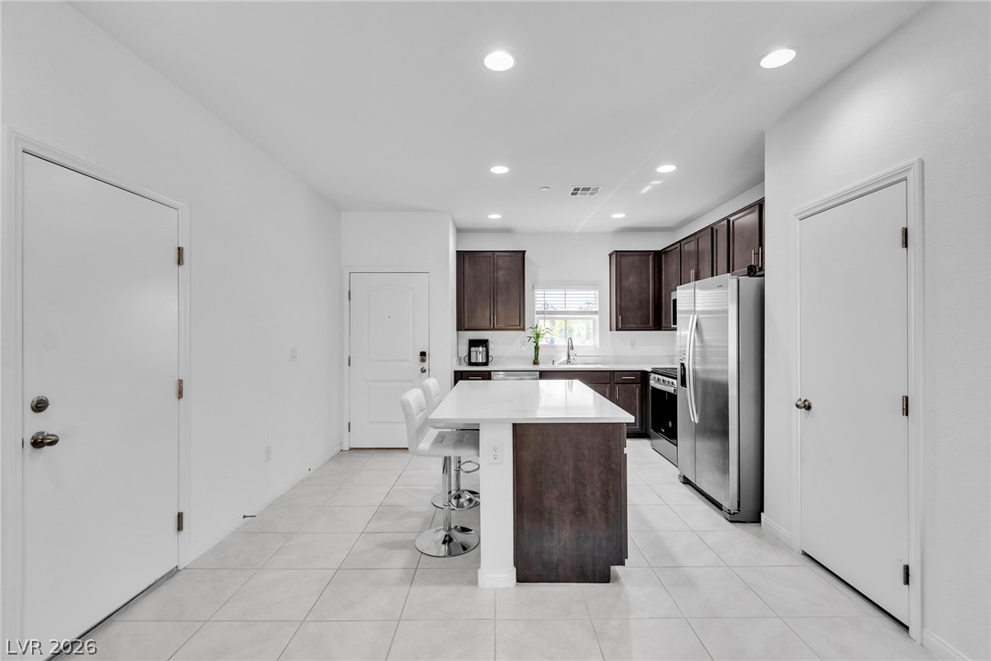 Photo 9 of 37, 94 Golden Aria Avenue