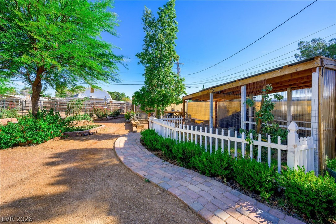Photo 52 of 60, 4709 W San Miguel Avenue