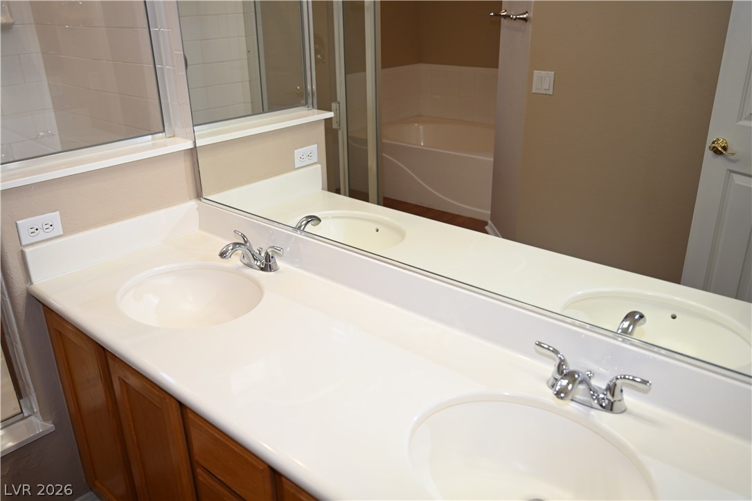 Photo 17 of 34, 2936 FALLING SPRINGS Circle #n/a