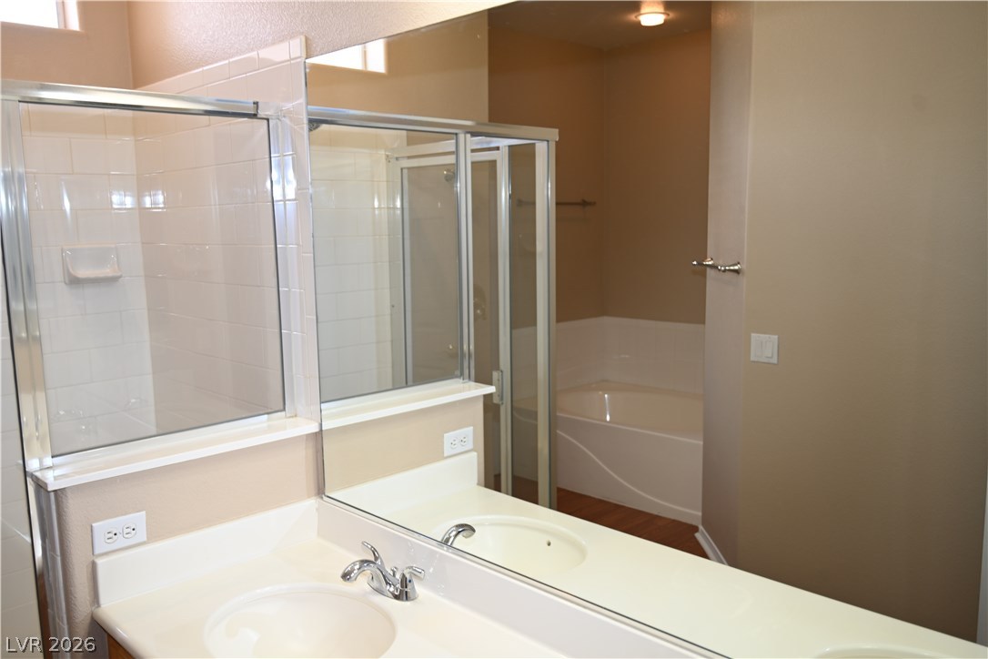 Photo 18 of 34, 2936 FALLING SPRINGS Circle #n/a