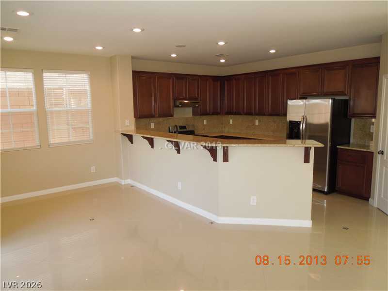 Photo 5 of 5749 Blackbirch Street