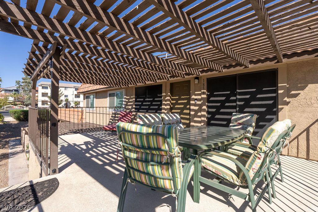 Photo 4 of 1858 Avacado Court