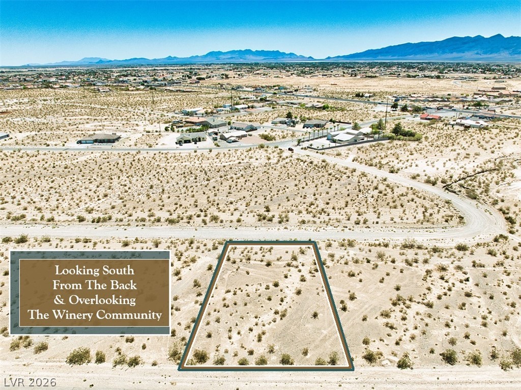 Photo 3 of 1720 E Mescalero Avenue