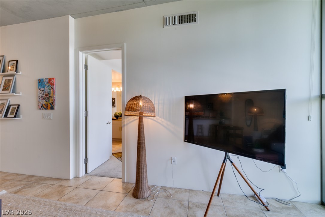 Photo 15 of 38, 353 Bonneville Avenue #343
