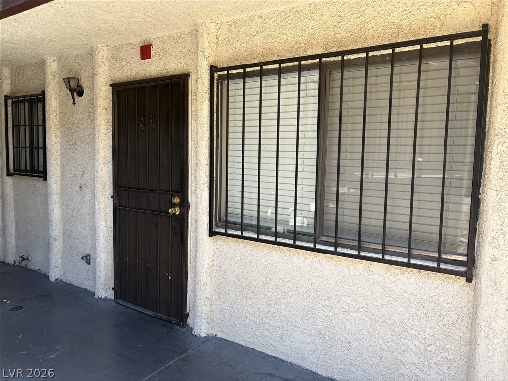 Photo 29 of 33, 2080 Karen Avenue #17