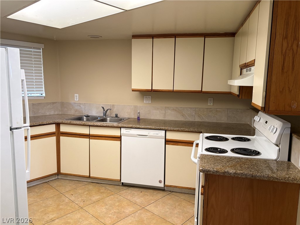 Photo 4 of 2080 Karen Avenue #17