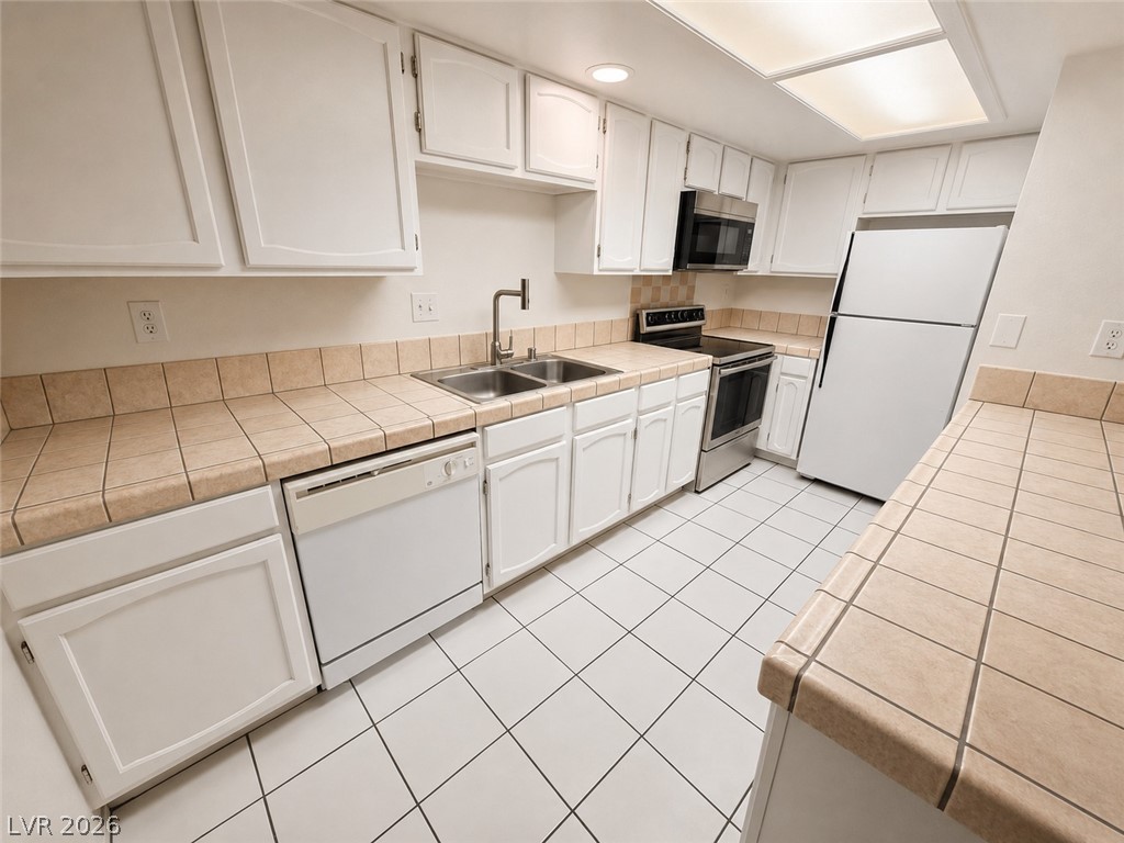 Photo 3 of 4211 Sanderling Circle #285