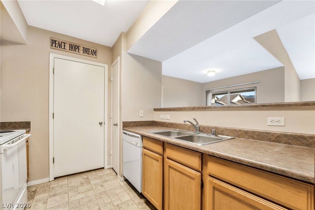 Photo 11 of 31, 45 Maleena Mesa st #1227