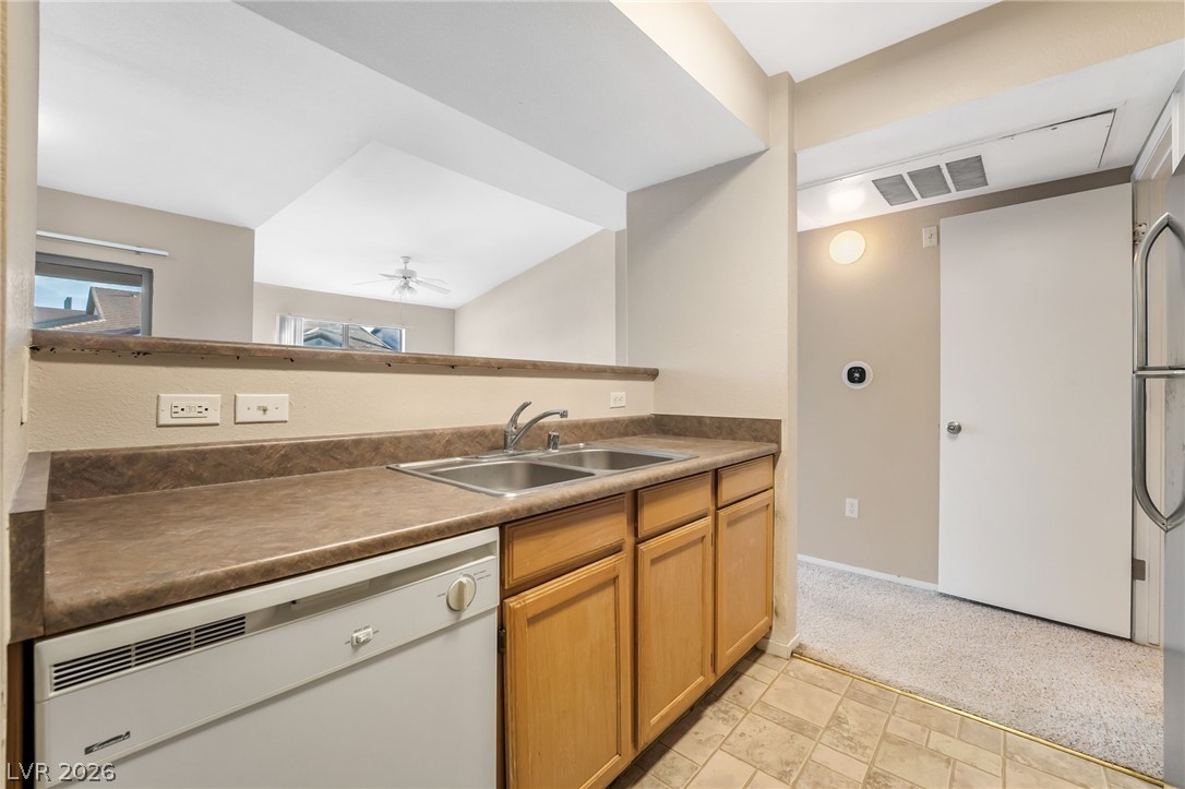 Photo 13 of 31, 45 Maleena Mesa st #1227