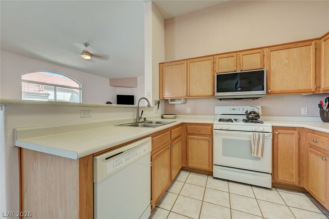 Photo 7 of 20, 700 Carnegie Street #1722