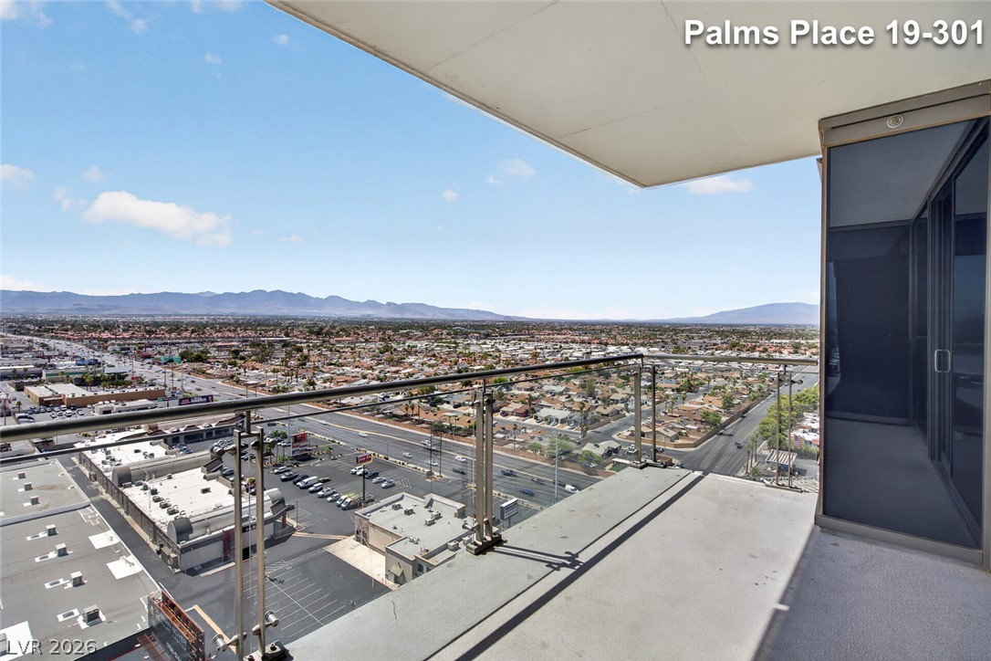 Photo 14 of 54, 4381 W Flamingo Road #1901