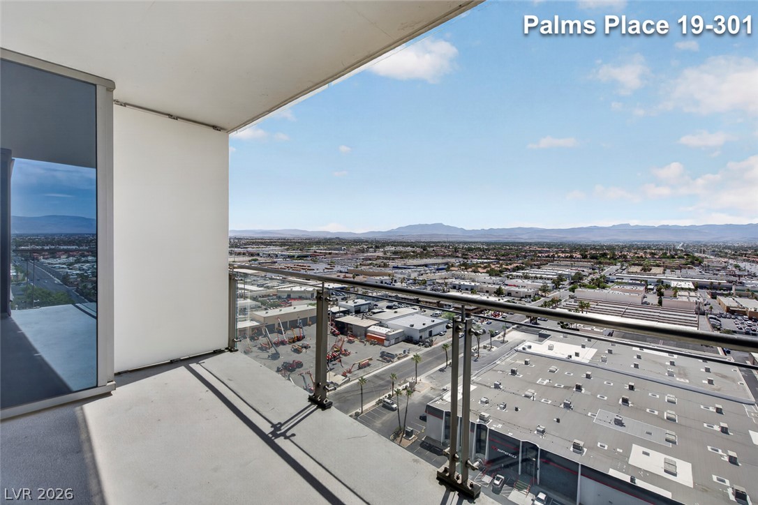 Photo 16 of 54, 4381 W Flamingo Road #1901