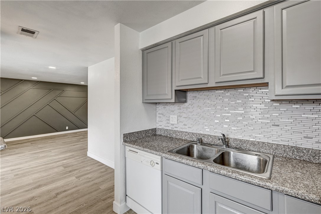 Photo 16 of 55, 5404 River Glen Drive #362