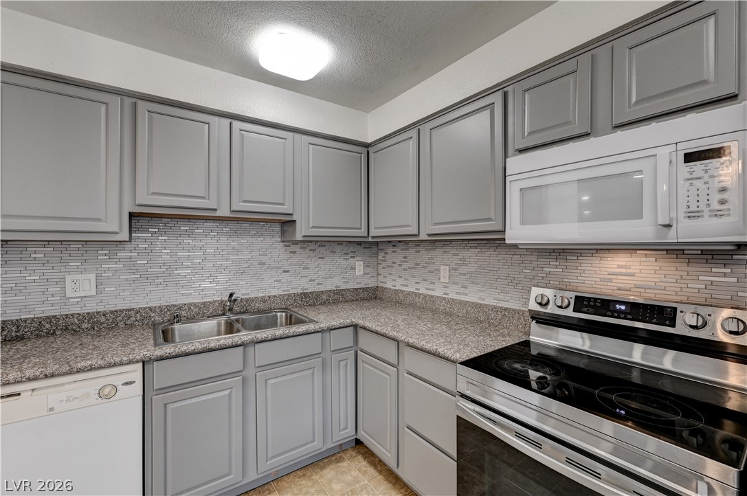Photo 18 of 55, 5404 River Glen Drive #362