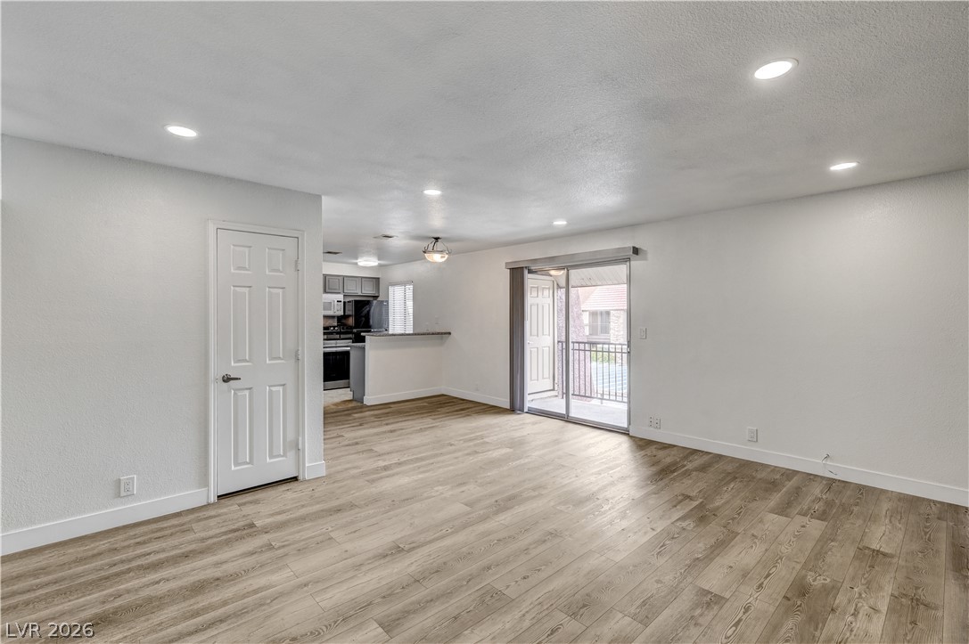 Photo 4 of 5404 River Glen Drive #362