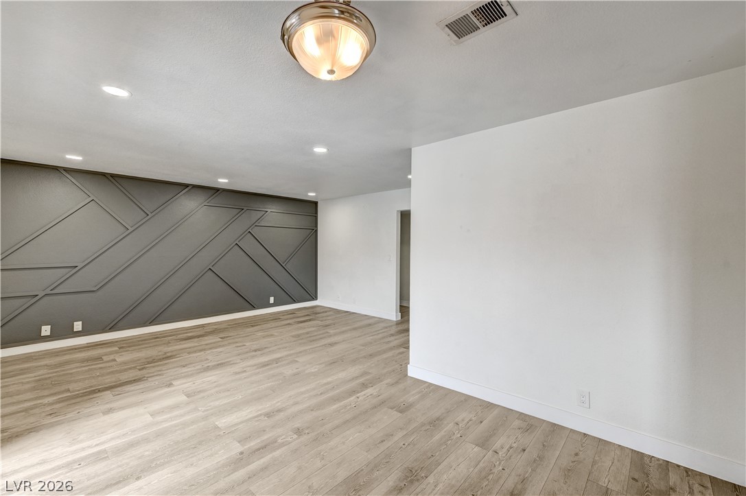 Photo 9 of 55, 5404 River Glen Drive #362