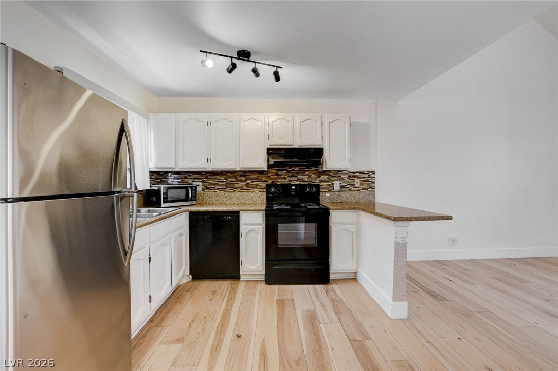 Photo 11 of 27, 5198 Garden Lane #D
