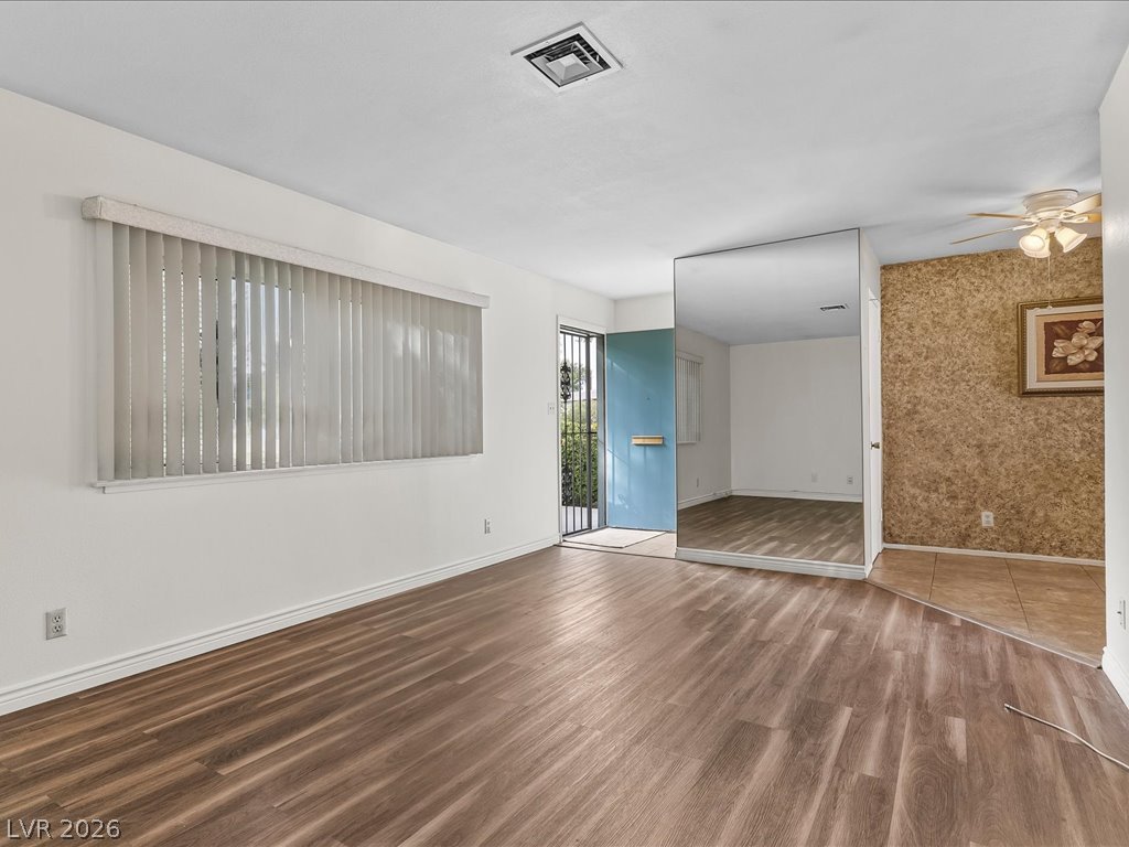 Photo 6 of 35, 310 Greenbriar Townhouse Way
