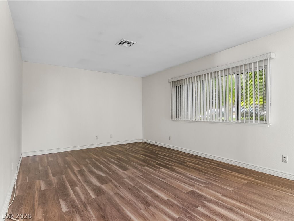 Photo 7 of 35, 310 Greenbriar Townhouse Way
