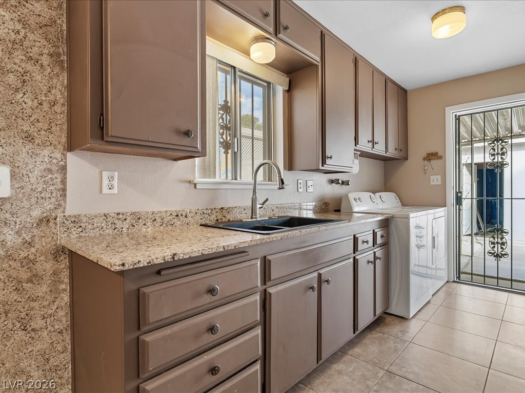 Photo 16 of 35, 310 Greenbriar Townhouse Way