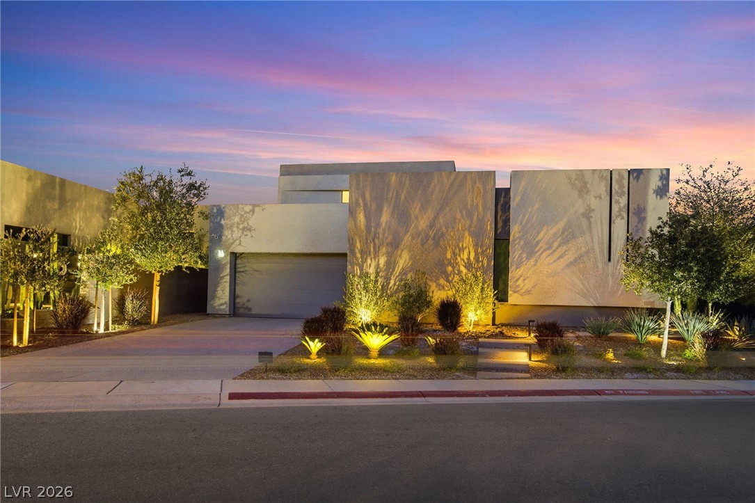 16 Canyon Shores Place, Henderson 89011