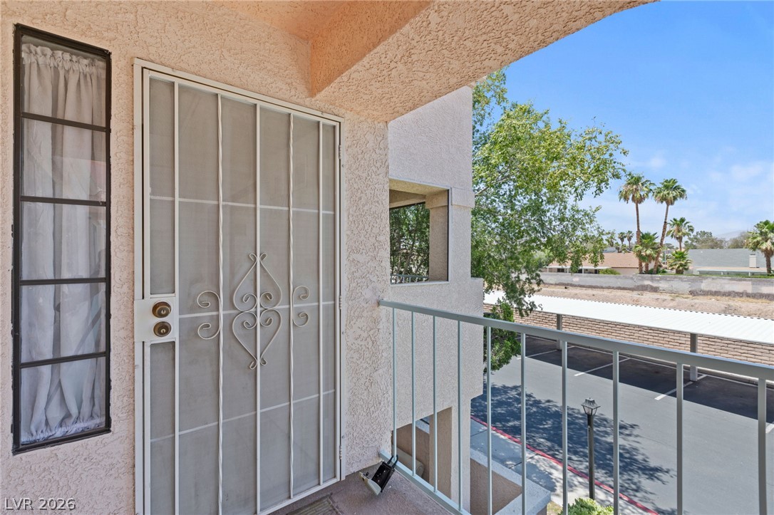 Photo 3 of 4823 S Torrey Pines Drive #203