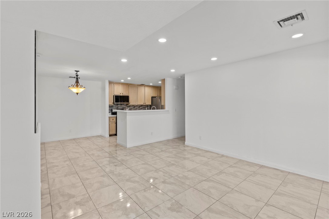 Photo 4 of 4823 S Torrey Pines Drive #203