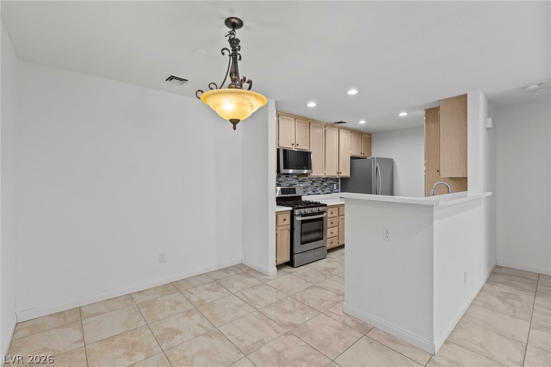 Photo 11 of 46, 4823 S Torrey Pines Drive #203