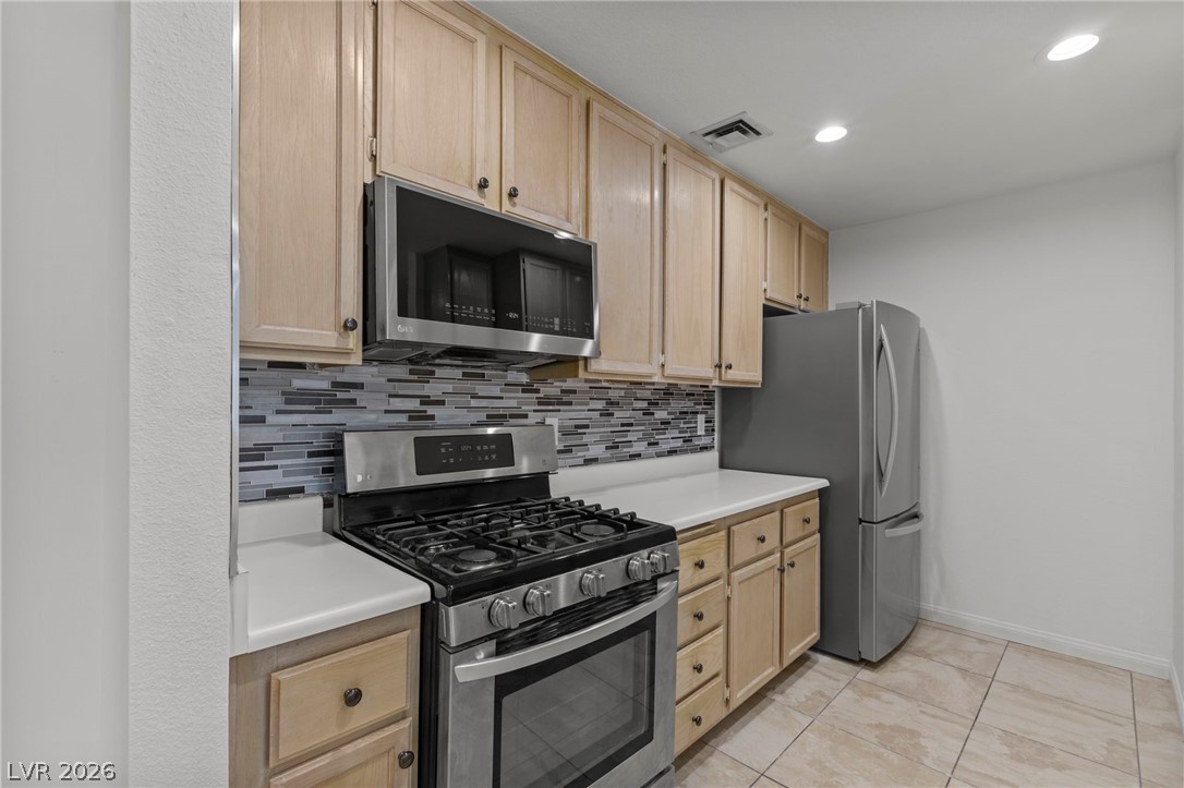 Photo 16 of 46, 4823 S Torrey Pines Drive #203
