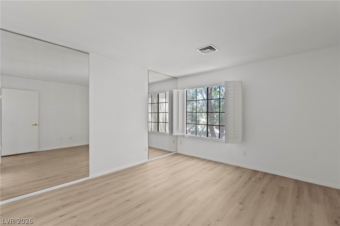 Photo 25 of 46, 4823 S Torrey Pines Drive #203