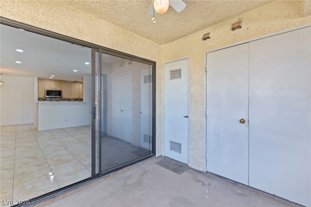 Photo 34 of 46, 4823 S Torrey Pines Drive #203