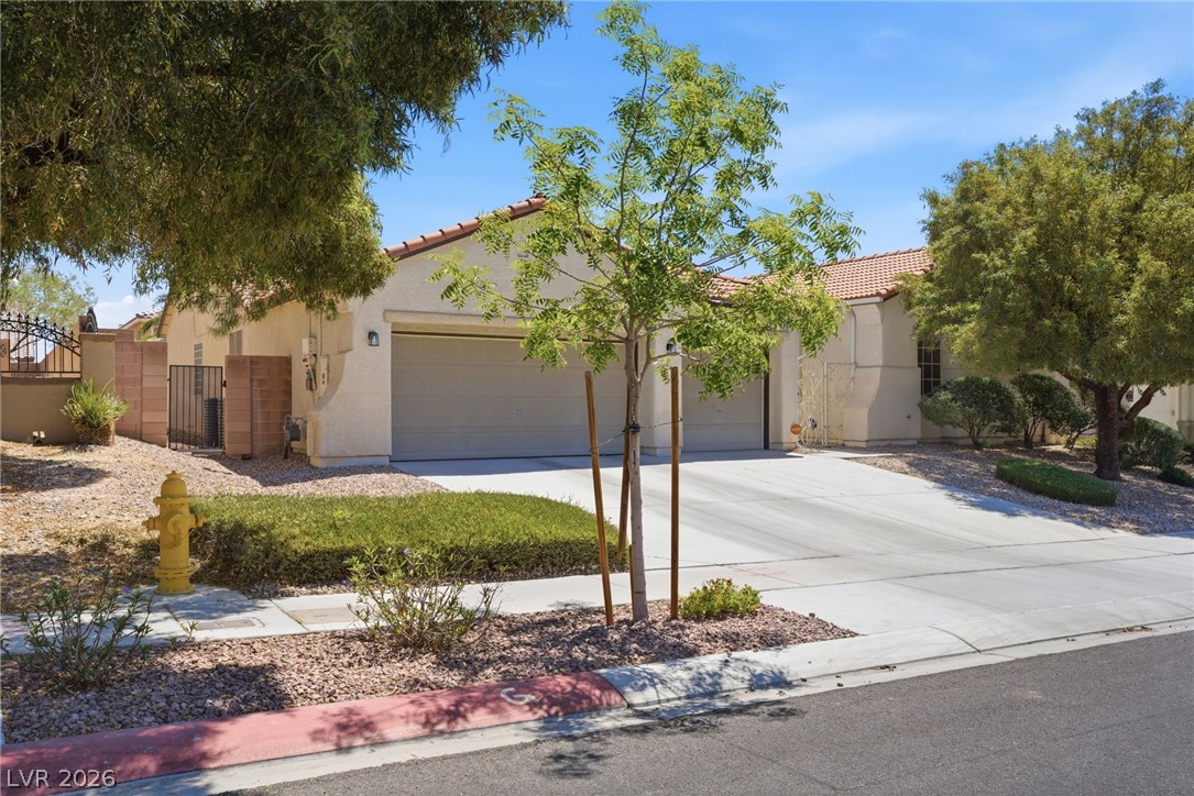 Photo 2 of 6524 Black Oaks Street