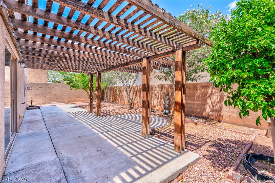 Photo 15 of 17, 8940 Marmo Avenue