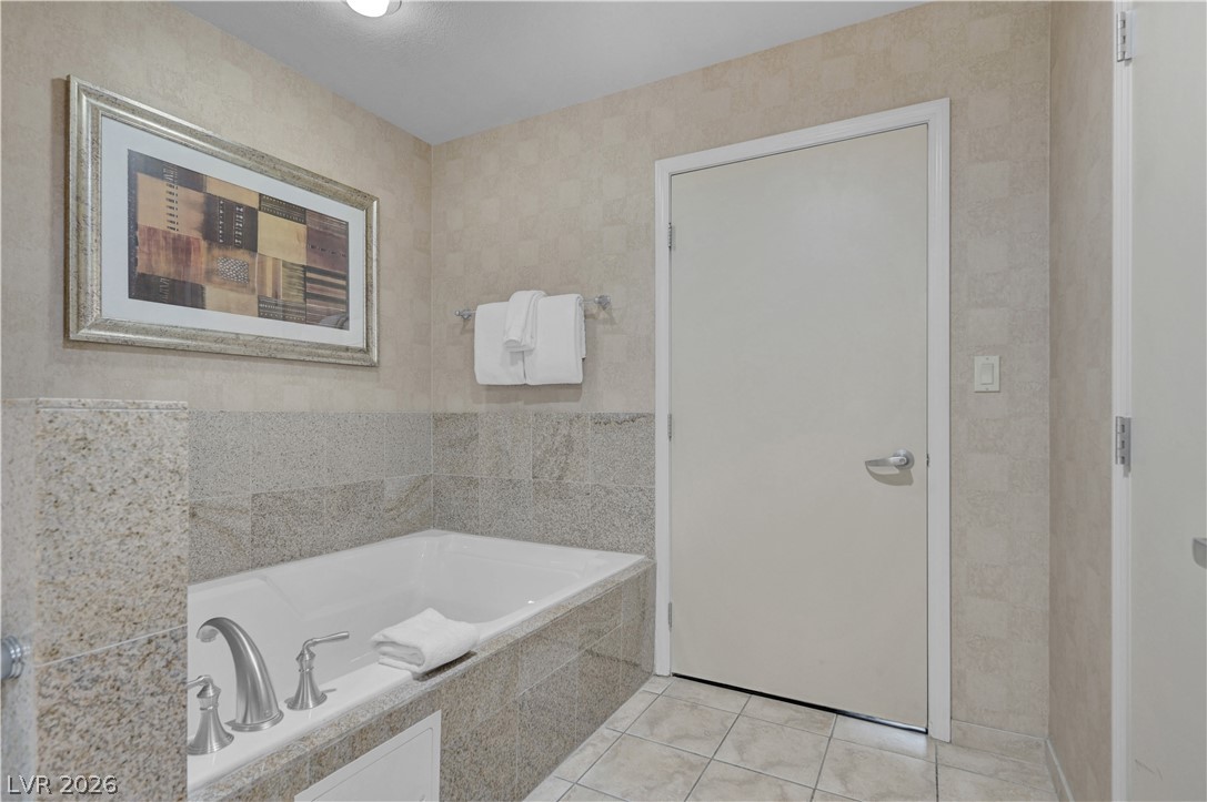 Photo 12 of 28, 211 E Flamingo Road #1211