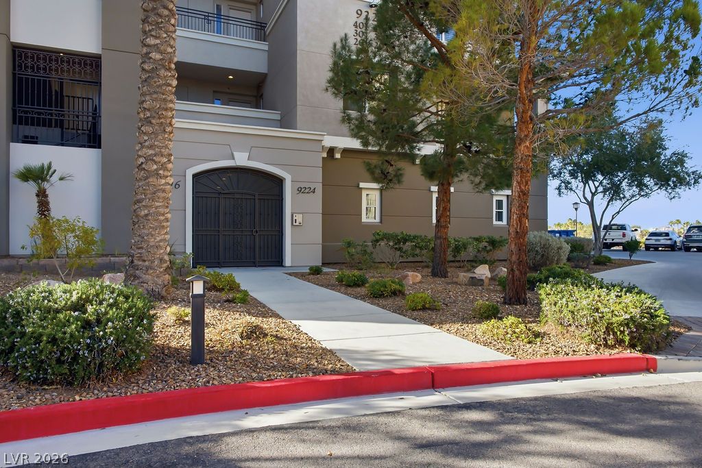 9224 Tesoras Drive #301, Las Vegas 89144