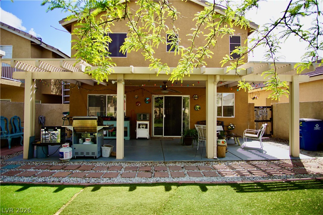 Photo 3 of 1912 E Pyle Avenue