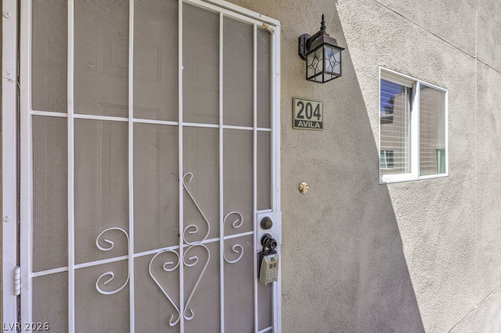 Photo 9 of 27, 1858 N Decatur Boulevard #204