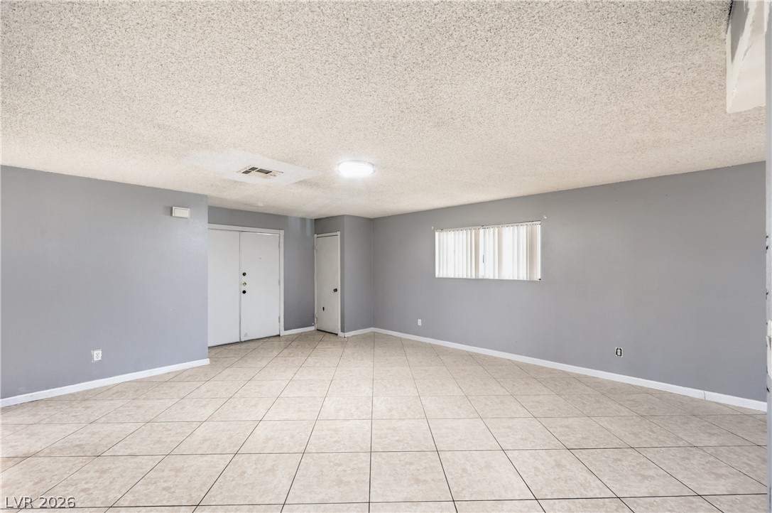 Photo 10 of 36, 3333 Racquet Street
