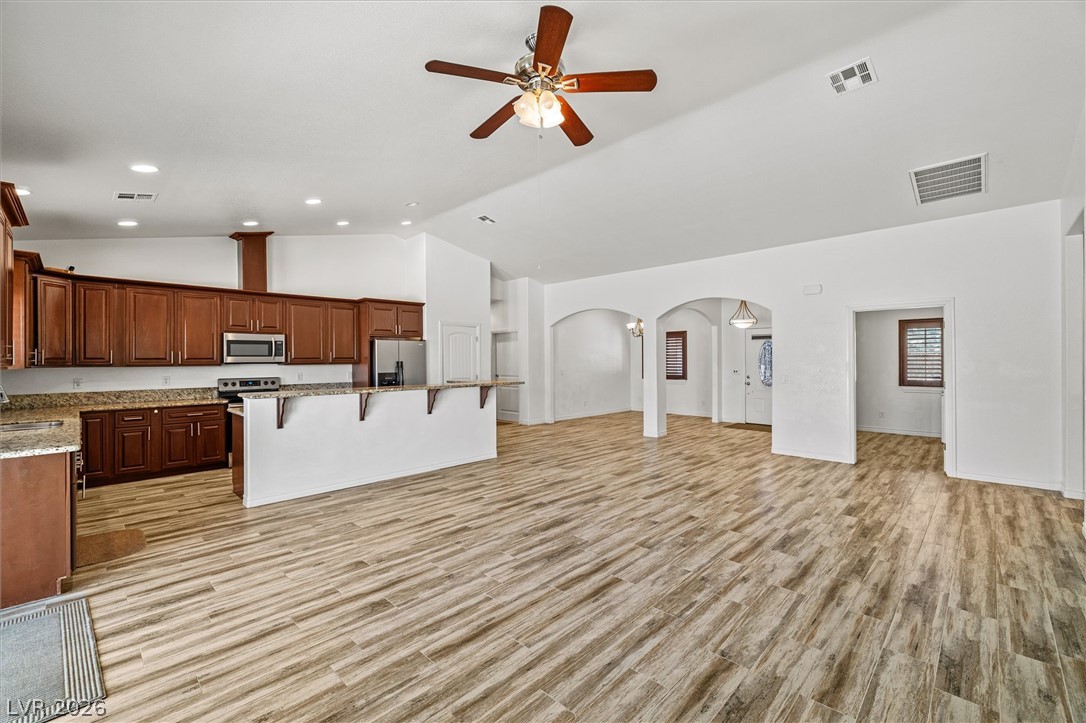 Photo 11 of 52, 6720 Stubblefield Drive