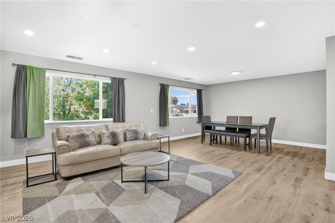 Photo 11 of 44, 4401 Parkchester Circle
