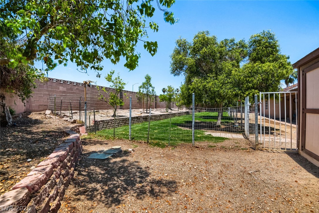 Photo 12 of 39, 9190 W Fisher Avenue