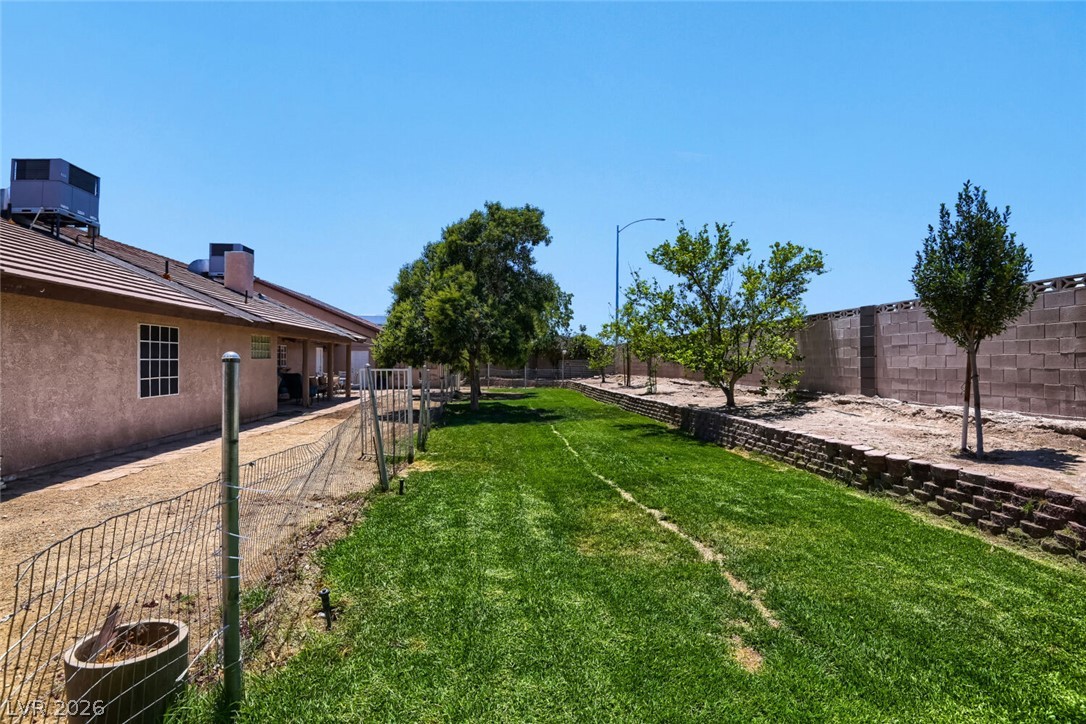 Photo 33 of 39, 9190 W Fisher Avenue