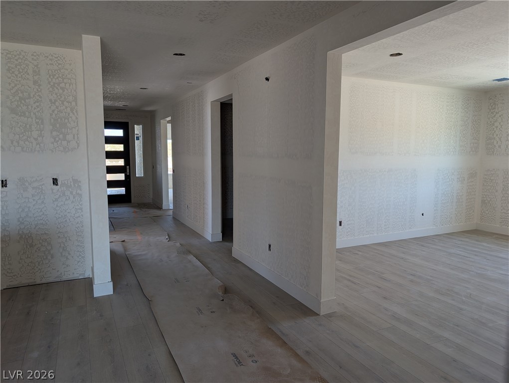 Photo 11 of 27, 2921 Acoma