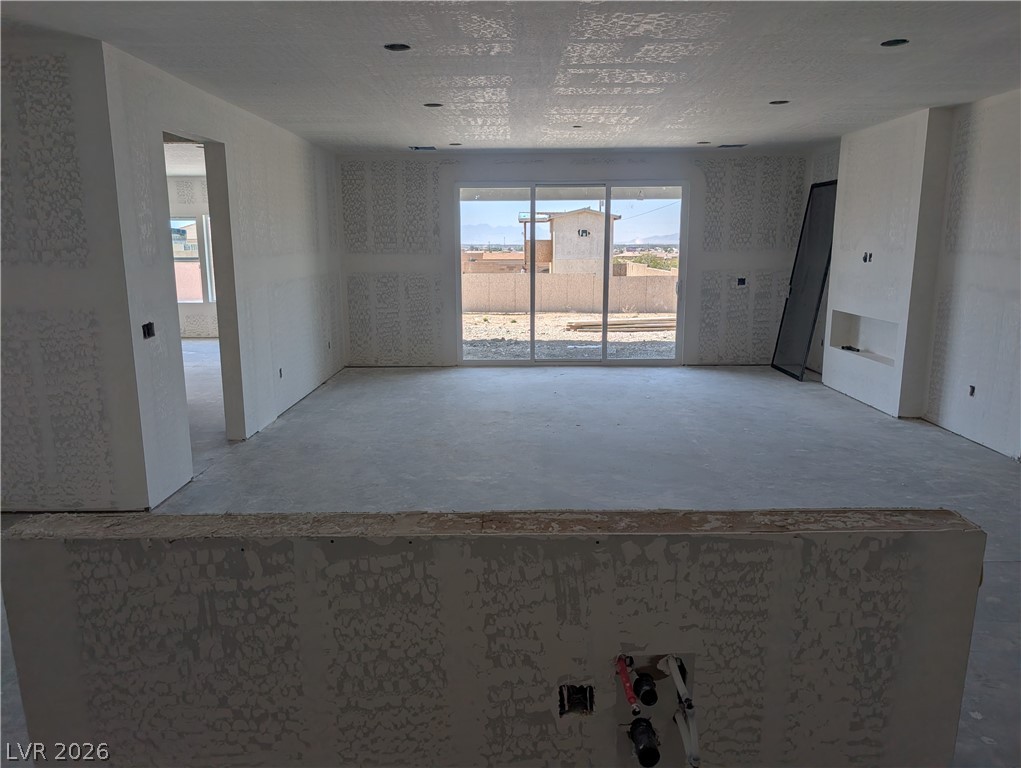 Photo 15 of 27, 2921 Acoma